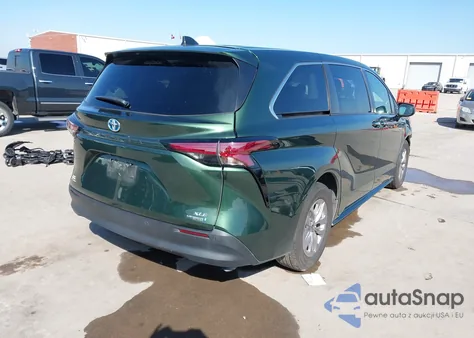 2022 Toyota Sienna Xle z USA, uszkodzony, nr VIN 5TDYRKEC6NS100017